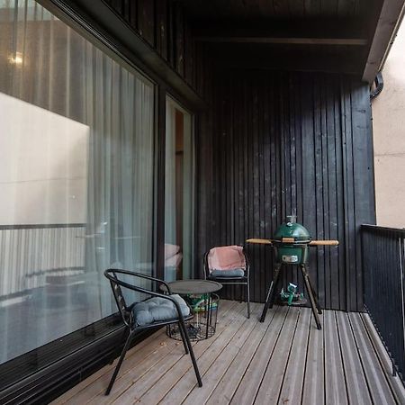 3 Storey Apartment With A Character And A Terrace Riga Exterior photo