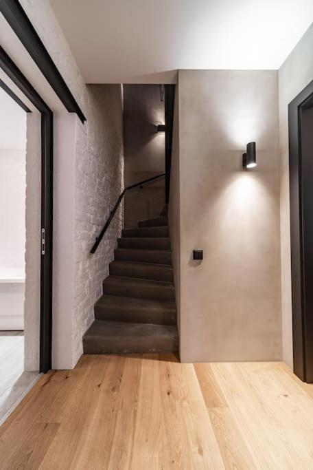 3 Storey Apartment With A Character And A Terrace Riga Exterior photo