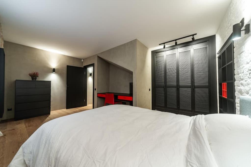 3 Storey Apartment With A Character And A Terrace Riga Exterior photo