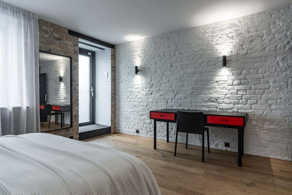 3 Storey Apartment With A Character And A Terrace Riga Exterior photo