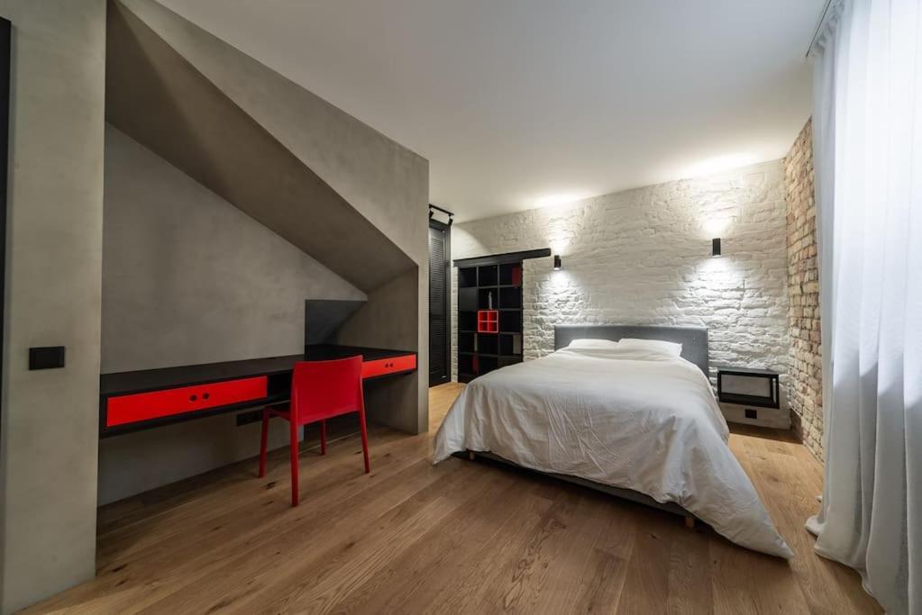 3 Storey Apartment With A Character And A Terrace Riga Exterior photo